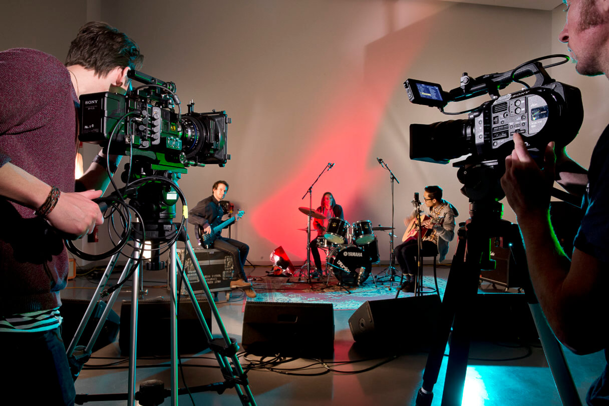 SAE_AUS_Image_MEL_Multi_Multi_Discipline_Students_Filming_Music_Students Film set